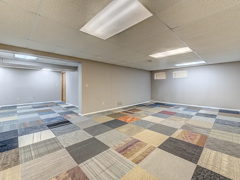 15481 Duxbury Way — Photo 37