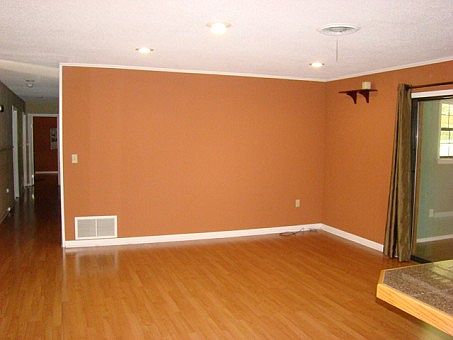 4th image of 2316 Elaine St
