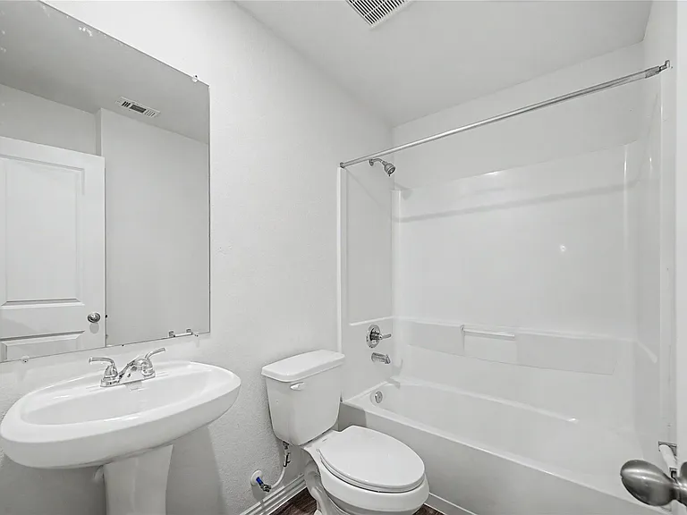 5409 Nielan St #B — Photo 24