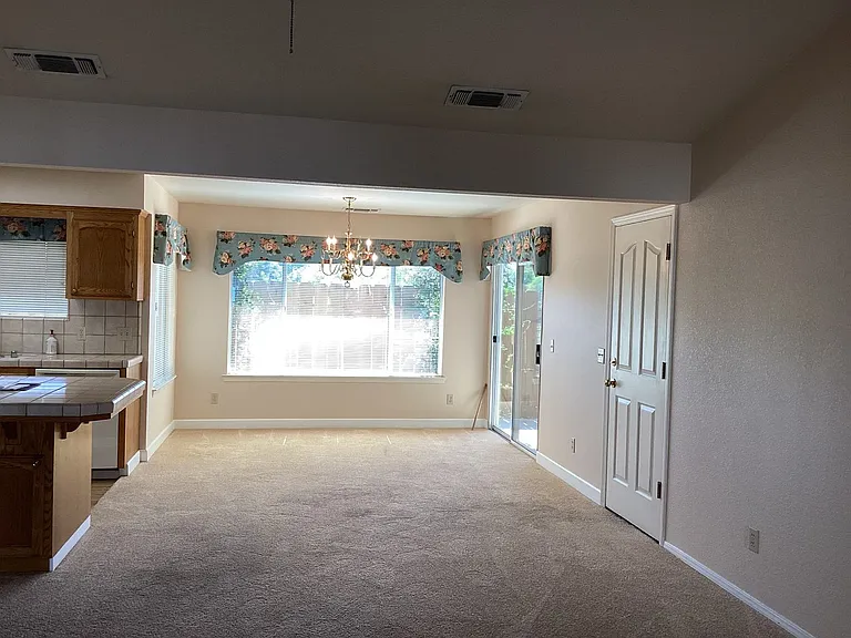 6589 N Maroa Ave #114 — Photo 7