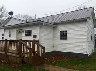 137 W Cross St, Oak Hill, OH 45656