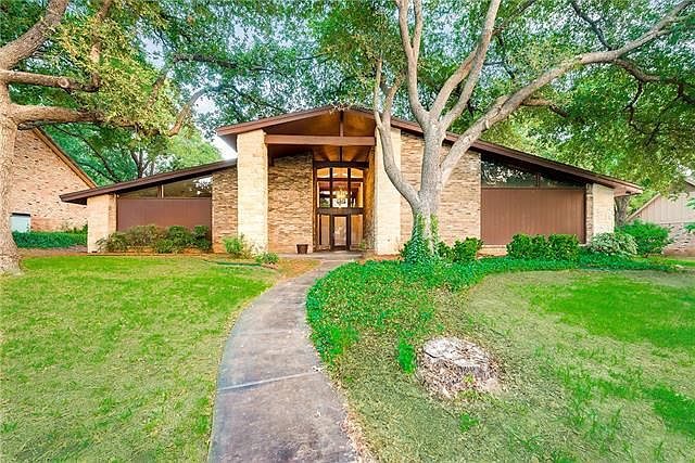 1st image of 1106 Country Club Ct
