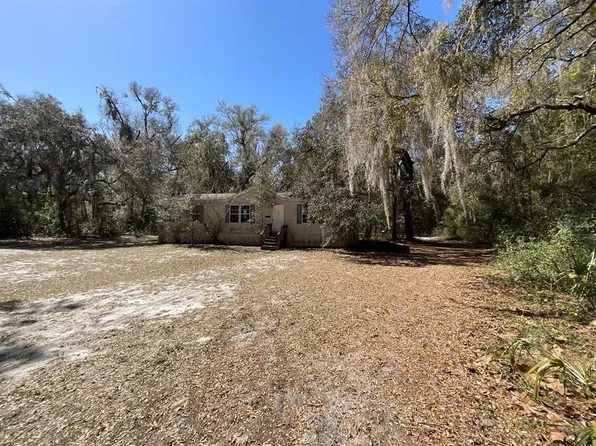 201 S East St, Interlachen, FL 32148