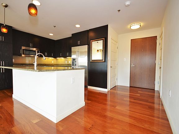 5th image of 100 Exchange St Unit 1201