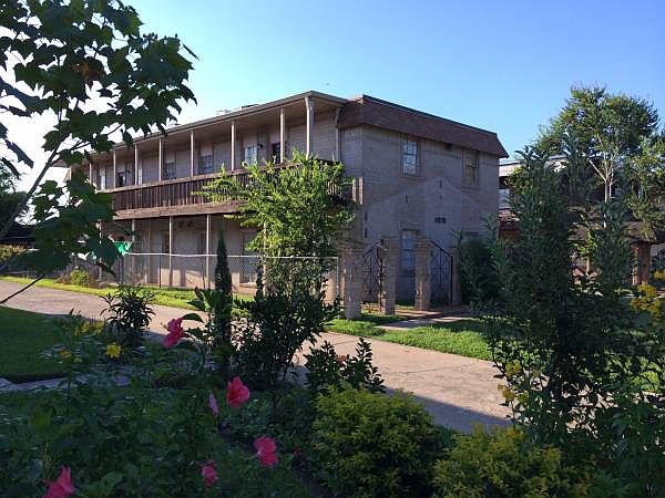 1st image of 1026 W Village Ct #4