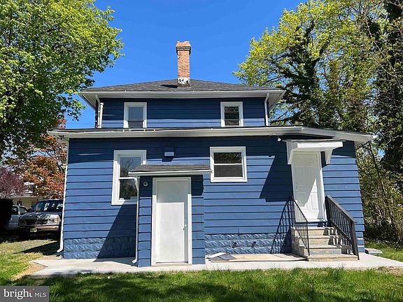 5th image of 88 S Myrtle St