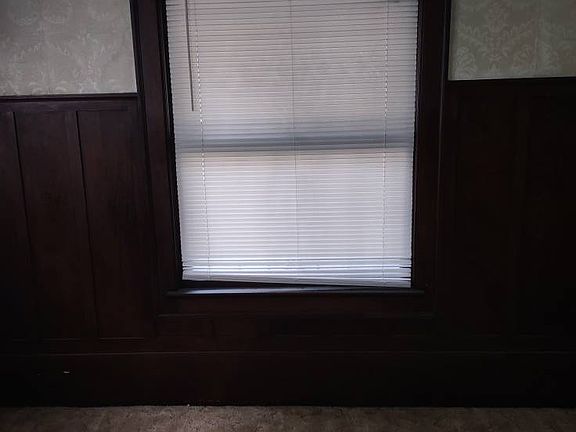 Dining room (window)