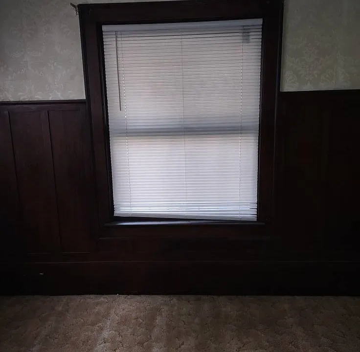 Dining room (window)