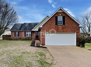 3021 Iroquois Dr, Thompsons Station, TN 37179