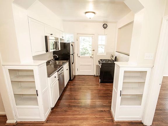 3rd image of 1355 Cryer Ave APT 2
