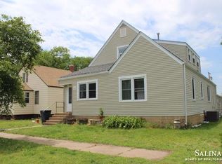 1214 N Grand Ave, Ellsworth, KS 67439