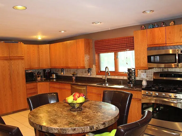 12 Monterey Ave — Photo 7