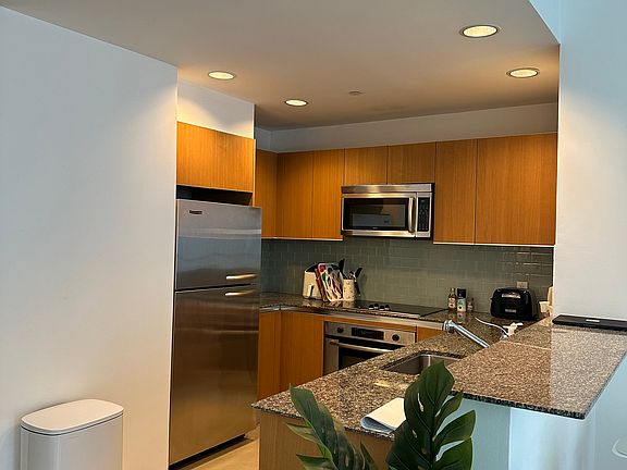 3rd image of 1050 Brickell Ave APT 2706