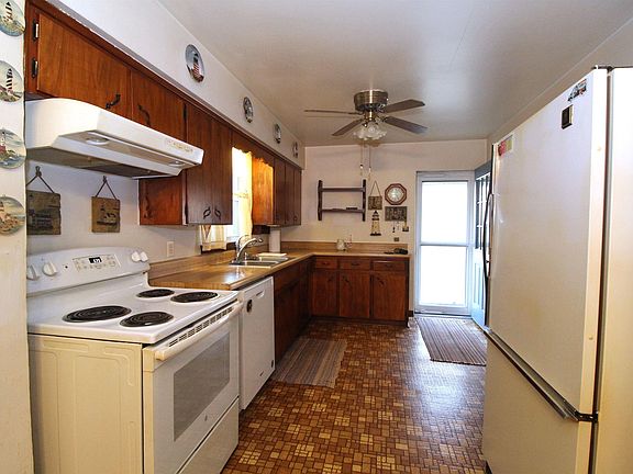 5th image of 1611 E Ridgeway Ave