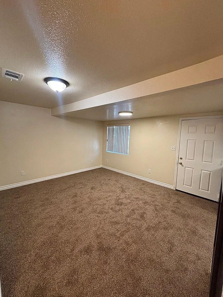 2 bed, 750 sqft, $2,900 — Photo 3