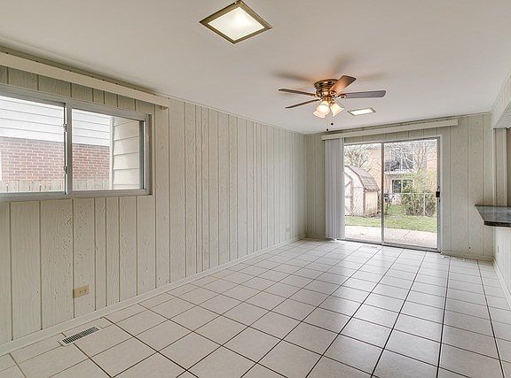 4th image of 9258 Aspen Dr