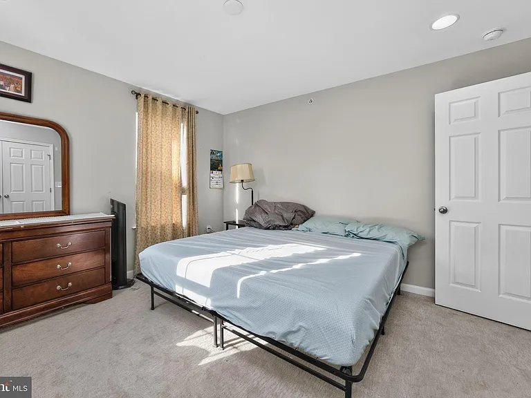 271 Fairfield Cir W — Photo 19