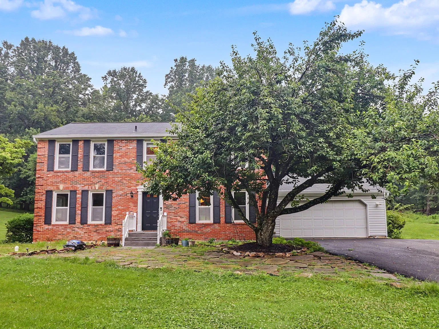 4 bed, 1920 sqft, $3,700 — Photo 1