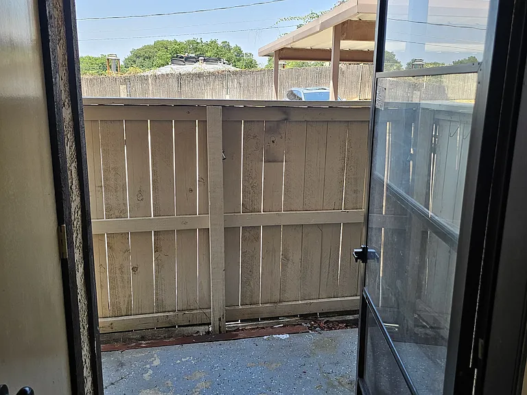 1732 Crest Point Dr — Photo 3