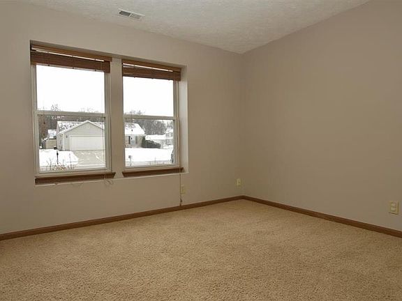 5th image of 2913 Bowfield Way