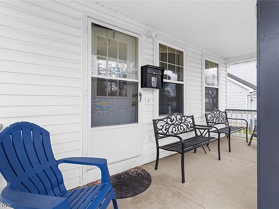 5th image of 611 Sherwood Ave