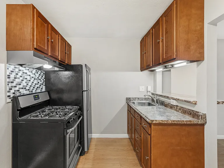 7459 Williams Ave — Photo 15