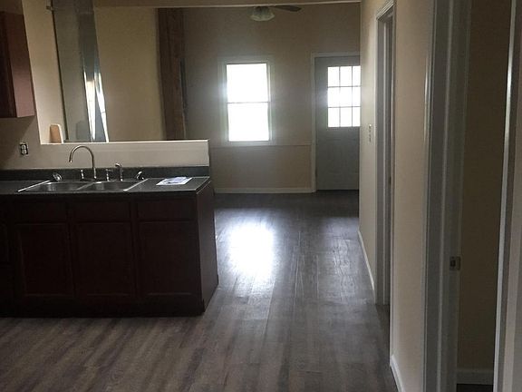 2nd image of 2843 Albrecht Ave #C