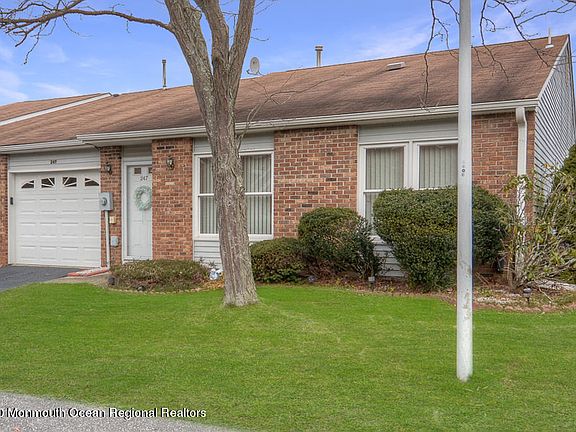 3rd image of 247 Martine Way #1000
