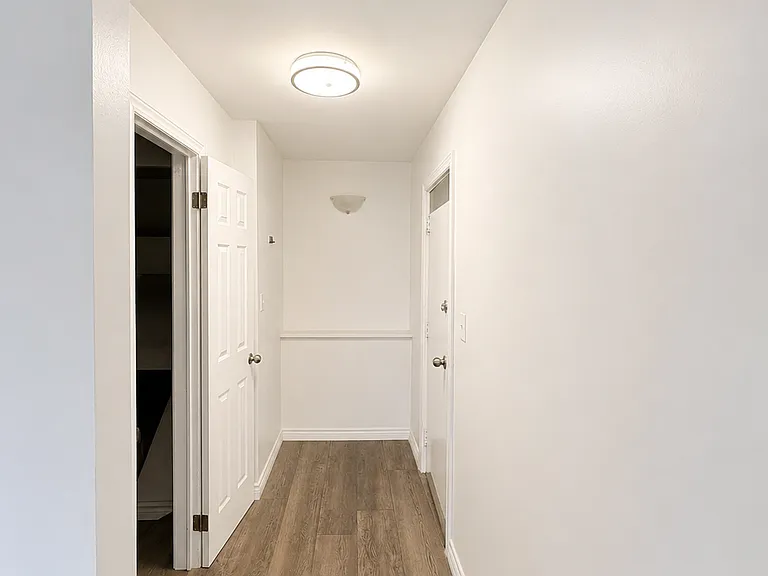 38 Ainslie St N #204 — Photo 5