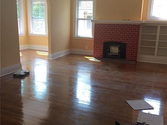 4th image of 2513 E Fayette St