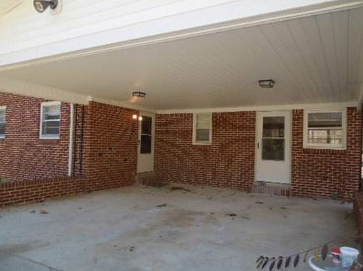 3rd image of 395 Williford Ln