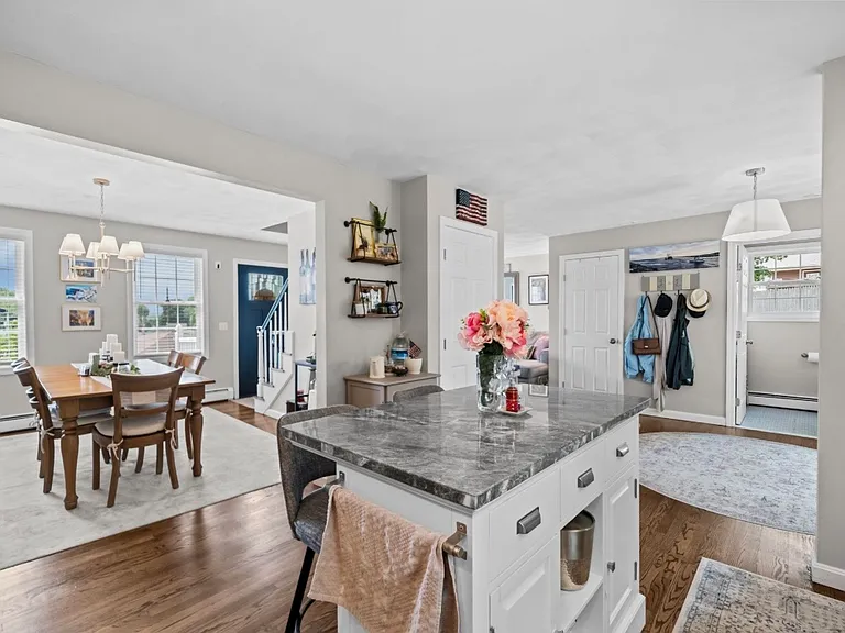 44 Dion Ave — Photo 12