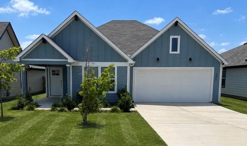 1st image of 204 Sweetwater Creek Ln