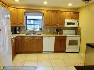 2330 NW 102nd Ter, Pembroke Pines, FL 33026