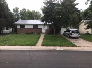 320 Clover Ln, Fort Collins, CO 80521