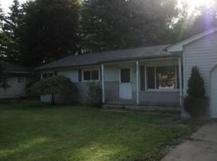9795 Lee St, Algonac, MI 48001
