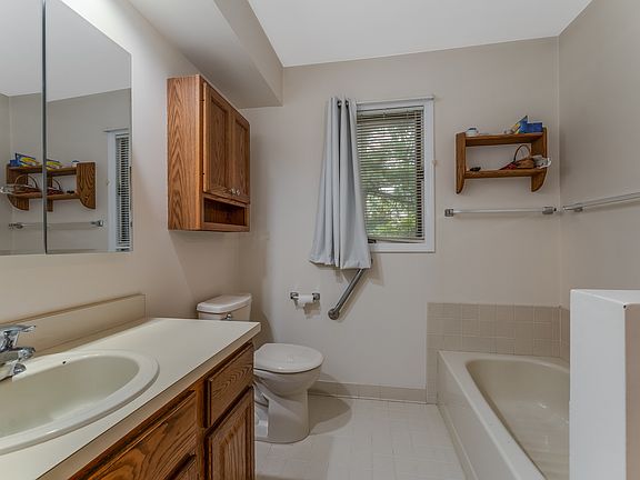 2nd image of 25 Augusta Dr #25