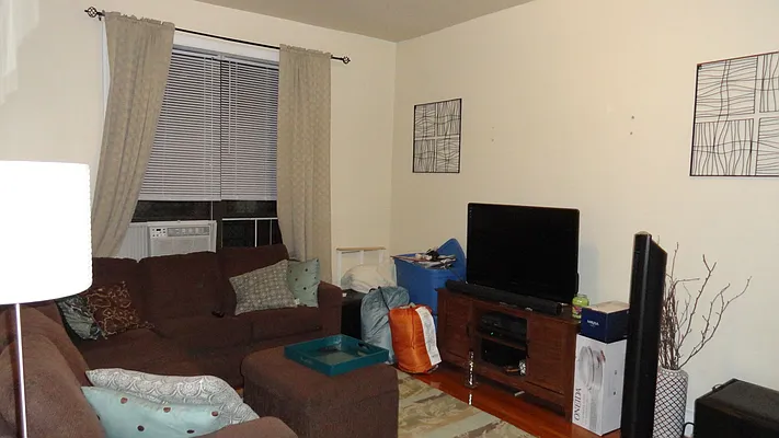 Rented by Halvatzis Realty | media 1