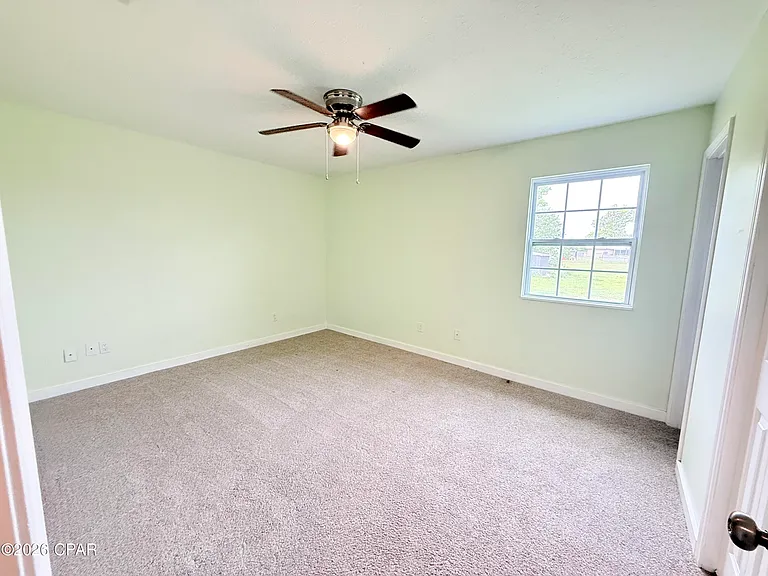 175 N Berthe Ave — Photo 16