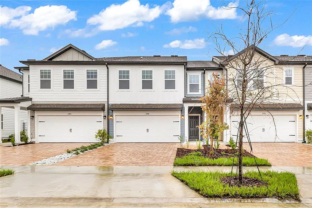 3 bed, 2.5 bath, 1764 sqft, $2,500 — Photo 1