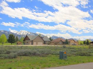 310 Scrub Oak Dr, Star Valley Ranch, WY 83127