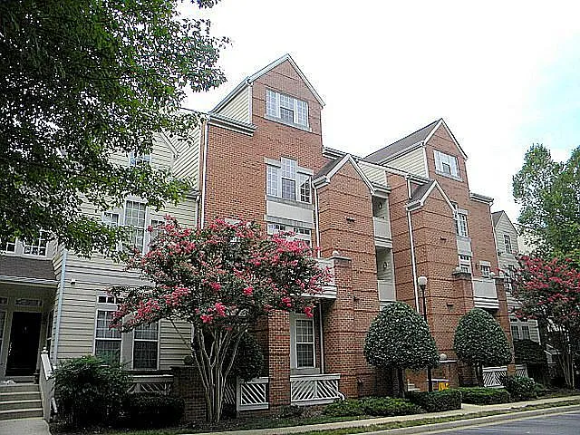 1314 Garden Wall Cir #B — Photo 20