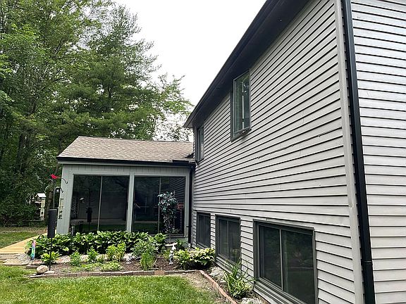 2nd image of 30685 Atlanta Ln