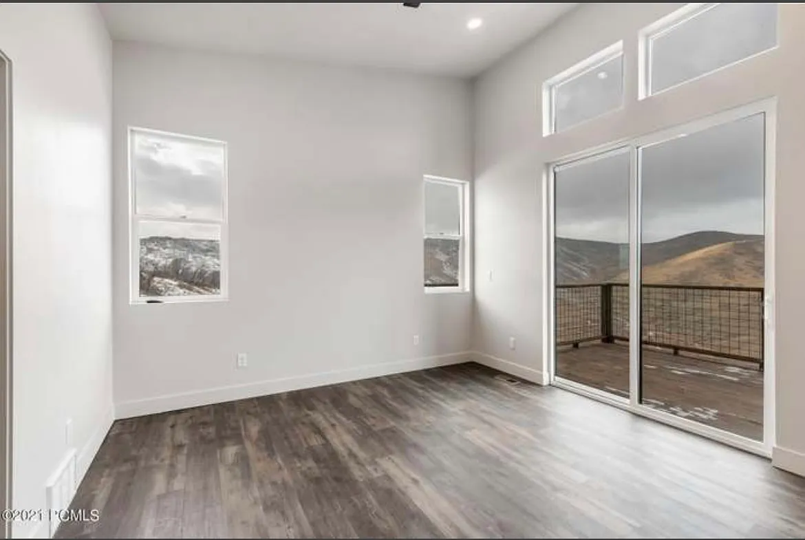 3 bed, 2.5 bath, 2000 sqft, $3,500 — Photo 3