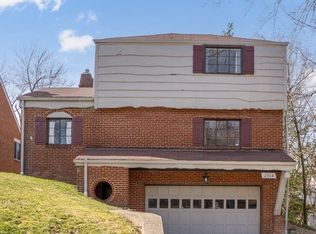 2364 Queenston Rd, Cleveland Heights, OH 44118