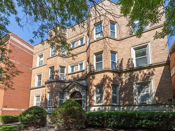 3rd image of 5533 S Blackstone Ave #2