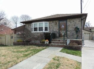 1775 Gildersleeve St, Merrick, NY 11566