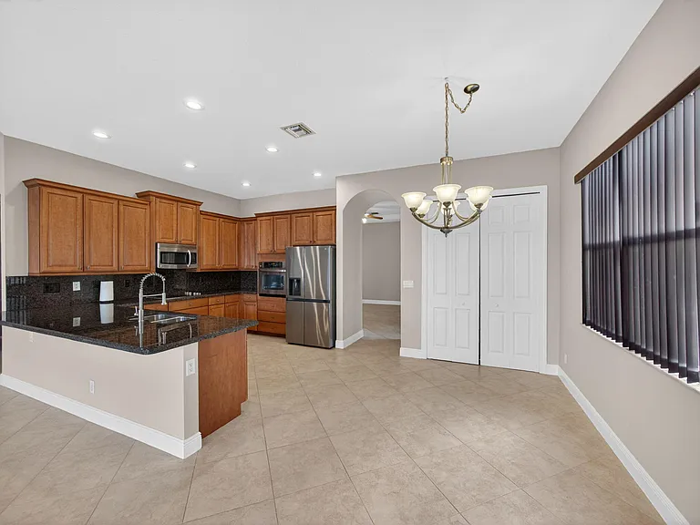 12054 Aviles Circle Palm — Photo 9