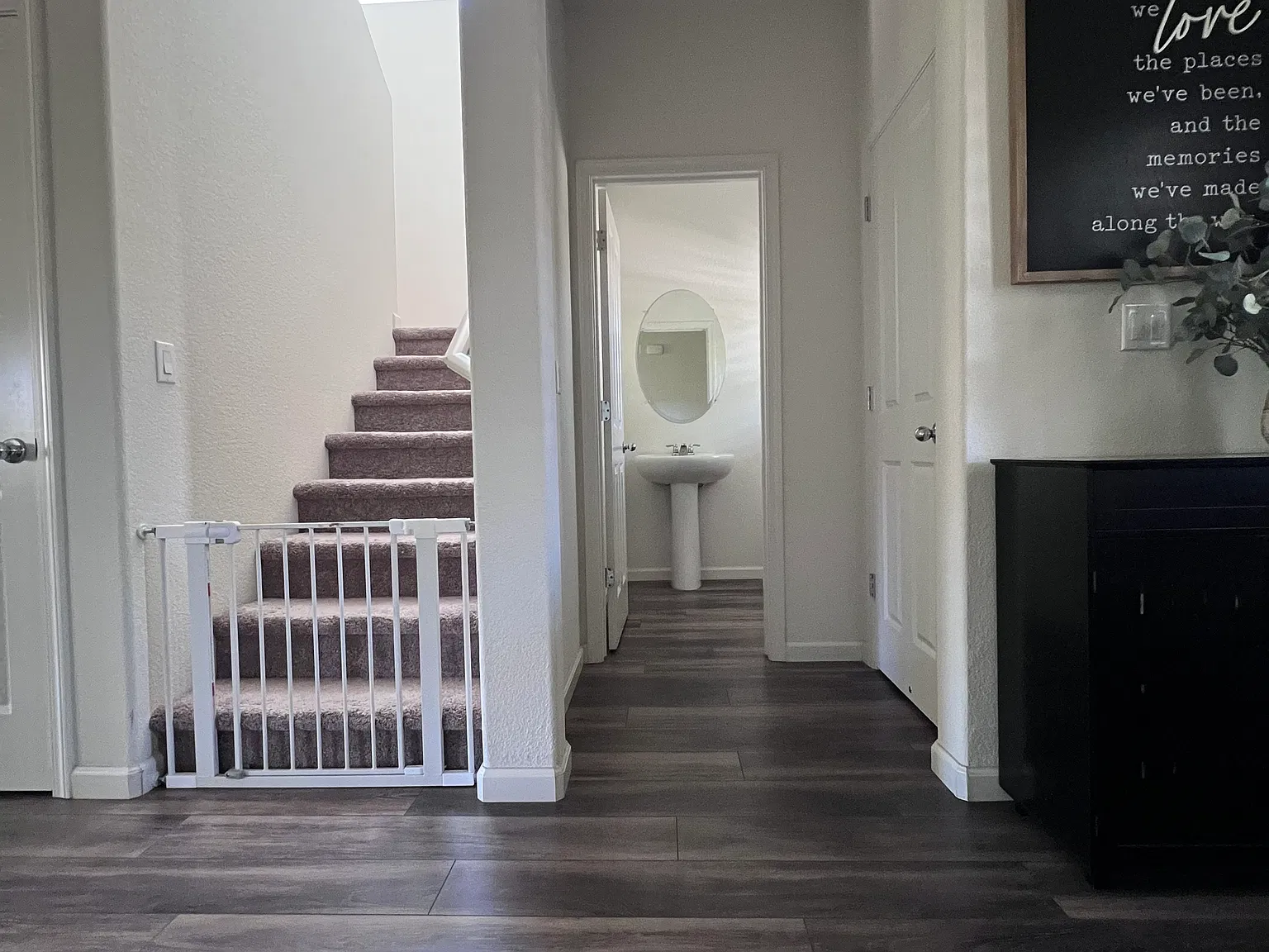 3 bed, 2.5 bath, 1883 sqft, $3,200 — Photo 2