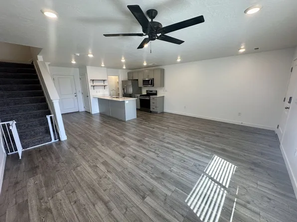 1369 S Pole Creek Ln, Washington, UT 84780